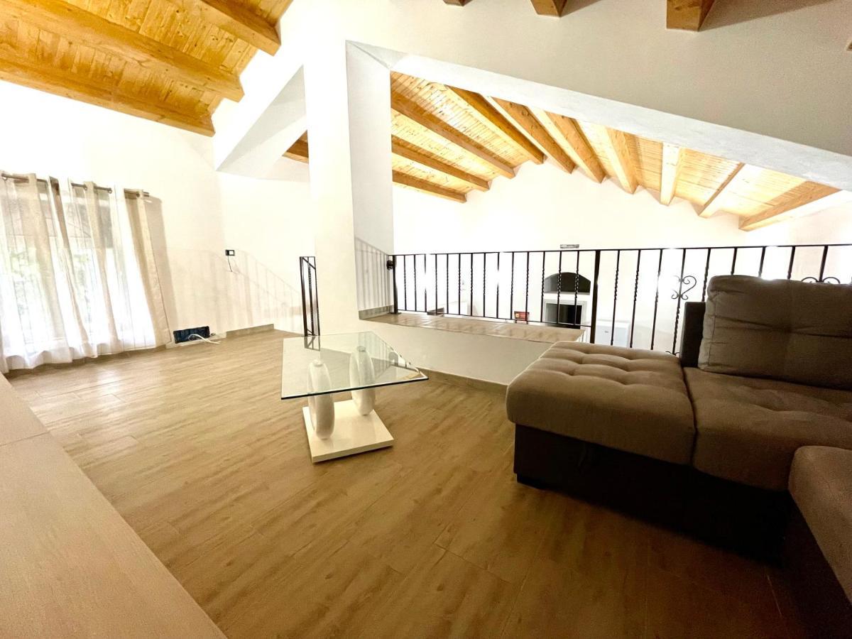 Villa Nunzia Con Piscina, Sauna E Idromassaggio. フロリーディア エクステリア 写真