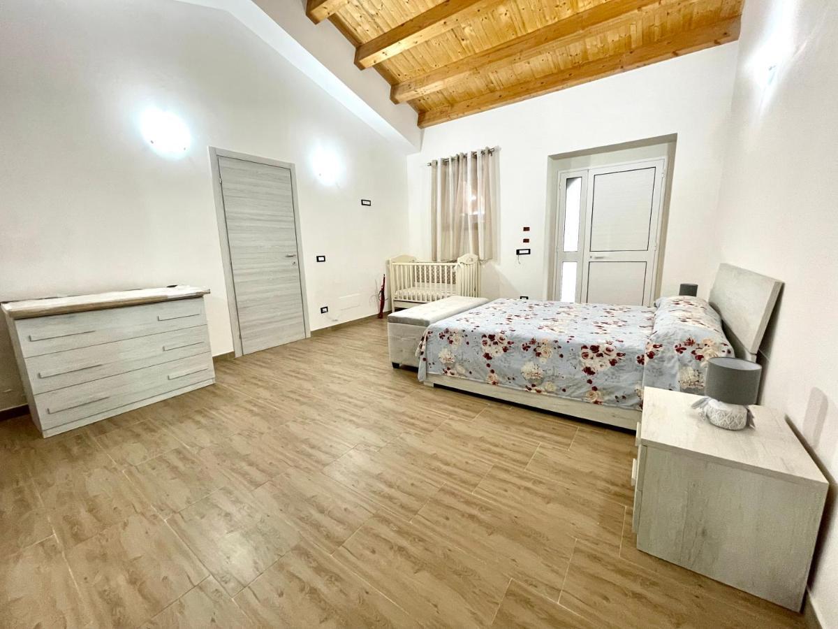 Villa Nunzia Con Piscina, Sauna E Idromassaggio. フロリーディア エクステリア 写真