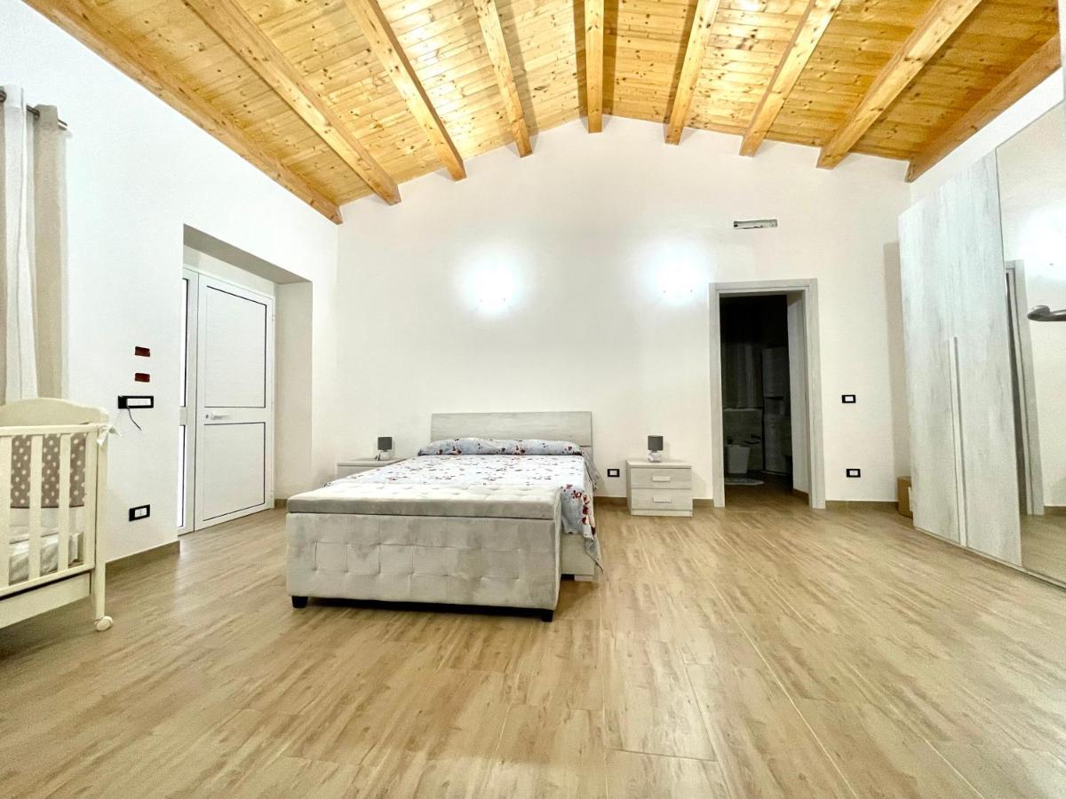 Villa Nunzia Con Piscina, Sauna E Idromassaggio. フロリーディア エクステリア 写真