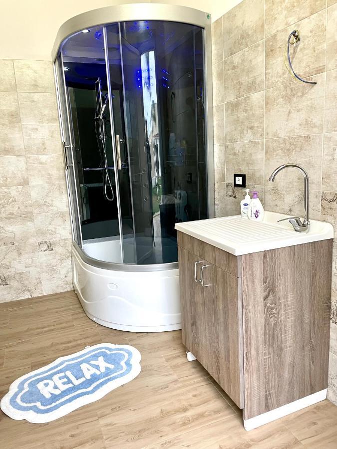 Villa Nunzia Con Piscina, Sauna E Idromassaggio. フロリーディア エクステリア 写真