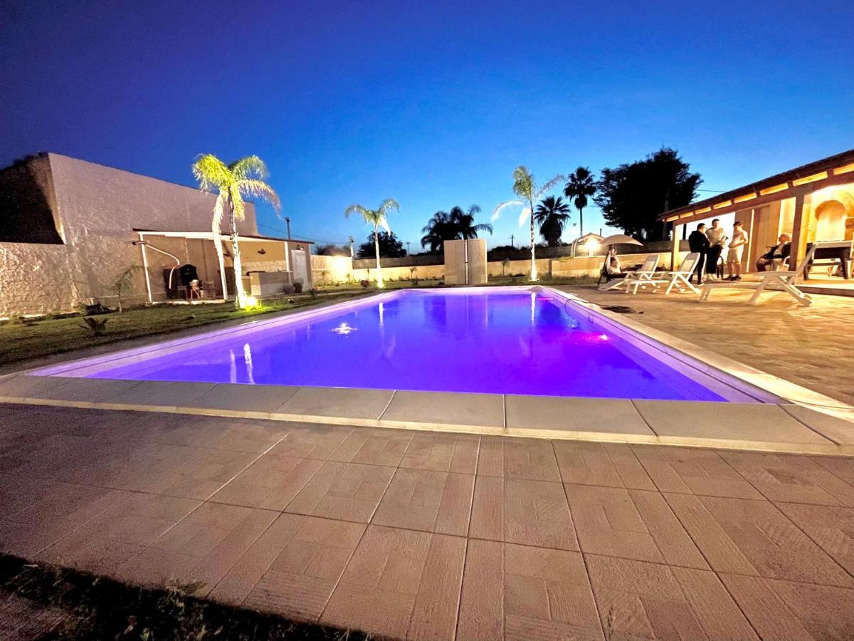 Villa Nunzia Con Piscina, Sauna E Idromassaggio. フロリーディア エクステリア 写真