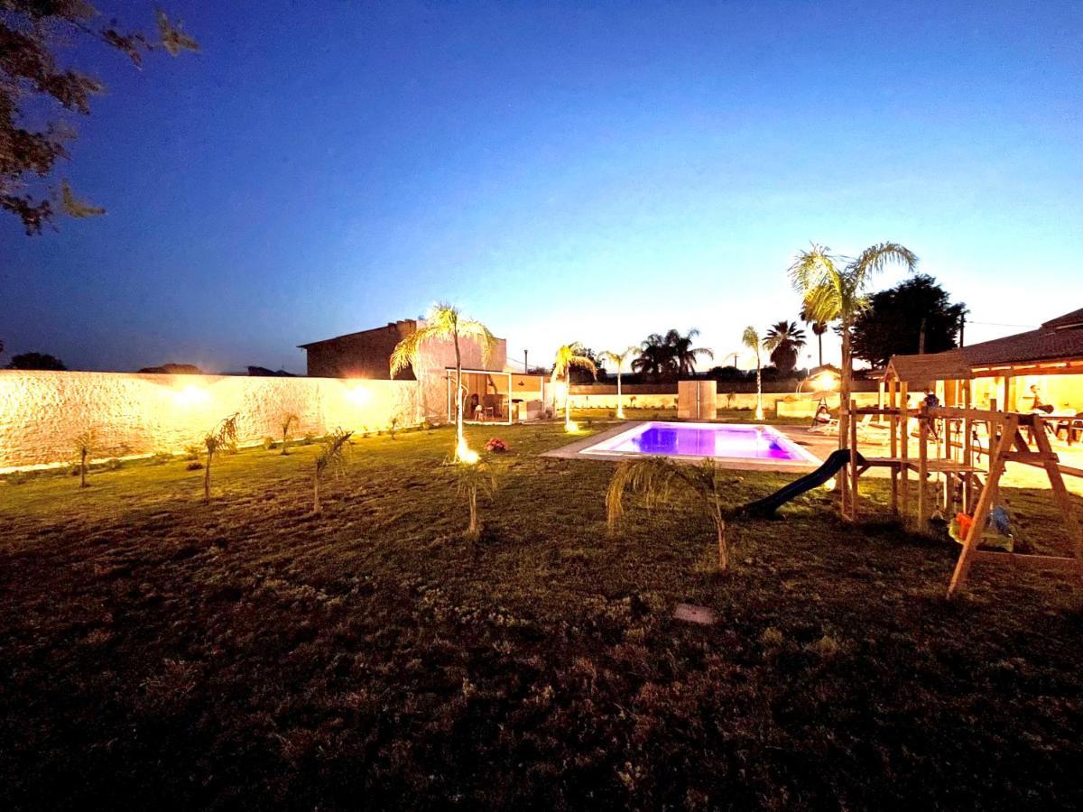 Villa Nunzia Con Piscina, Sauna E Idromassaggio. フロリーディア エクステリア 写真